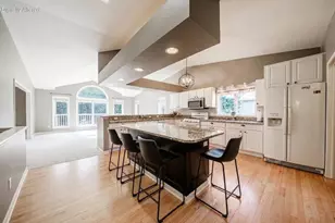 451 White Oak Trail, Hartland, WI 53029 - Photo 6