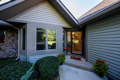 451  White Oak Trl #2, Hartland, WI 53029 - Photo 2