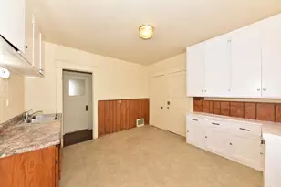 2432 N 45th St, Milwaukee, WI 53210 - Photo 10