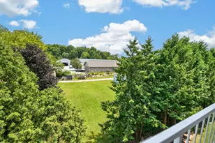 140 W Commerce Blvd, Slinger, WI 53086 - Photo 10