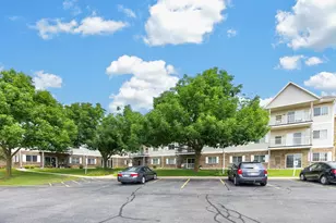 140 W Commerce Blvd, Slinger, WI 53086 - Photo 2