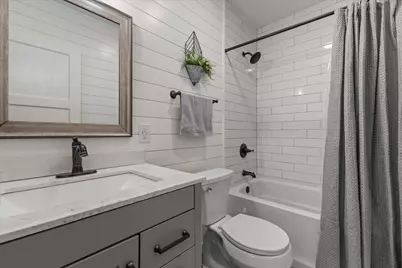 334 W 2nd St, Oconomowoc, WI 53066 - Photo 12