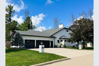 402  Wild Oak Dr, Manitowoc, WI 54220 - Photo 6