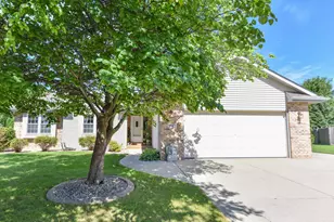 1300 Goldcrest Ct, West Bend, WI 53095 - Photo 28