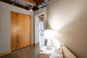 904 E Pearson St, Milwaukee, WI 53202 - Photo 36