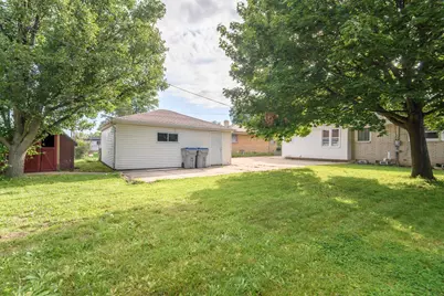 8134 W Acacia St, Milwaukee, WI 53223 - Photo 20