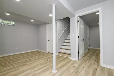 8134 W Acacia St, Milwaukee, WI 53223 - Photo 14