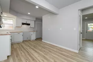 8134 W Acacia St, Milwaukee, WI 53223 - Photo 6