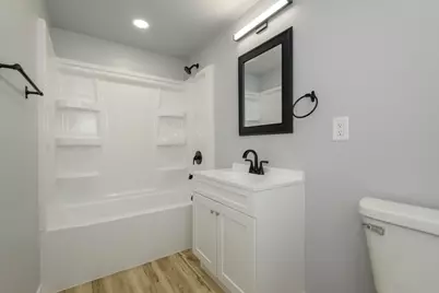 8134 W Acacia St, Milwaukee, WI 53223 - Photo 16
