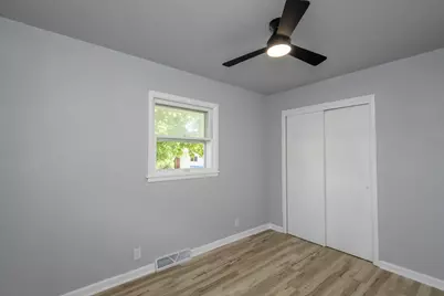 8134 W Acacia St, Milwaukee, WI 53223 - Photo 8