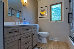 3121 N 105th St, Wauwatosa, WI 53222 - Photo 10