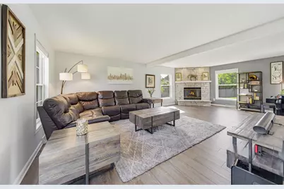 4645 W Sherwood Dr, Franklin, WI 53132 - Photo 16