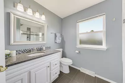 4645 W Sherwood Dr, Franklin, WI 53132 - Photo 22