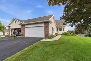 994 Niagara Ct, Port Washington, WI 53074 - Photo 1