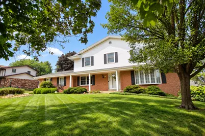 5676  Garland Ln, Greendale, WI 53129 - Photo 2