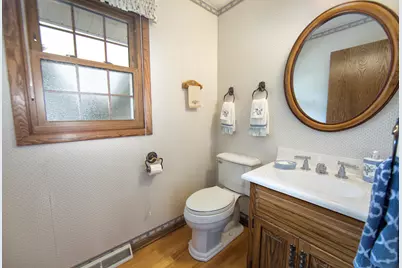 5676  Garland Ln, Greendale, WI 53129 - Photo 18