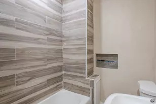 3239 W Juneau Ave, Milwaukee, WI 53208 - Photo 6