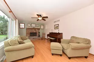 N58W24838 Cardinal Ct, Sussex, WI 53089 - Photo 6