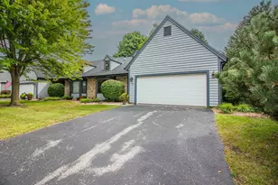 W52N106 Pioneer Ct, Cedarburg, WI 53012 - Photo 12