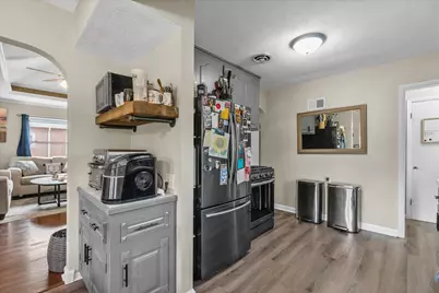 10506 W Villard Ave, Milwaukee, WI 53225 - Photo 14