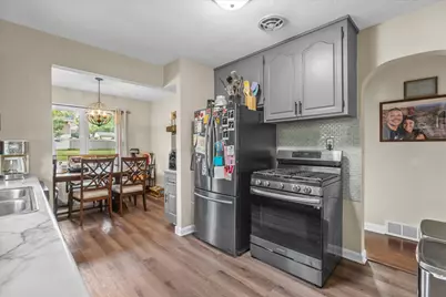 10506 W Villard Ave, Milwaukee, WI 53225 - Photo 16