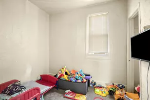 2426 S 35th St, Milwaukee, WI 53215 - Photo 4