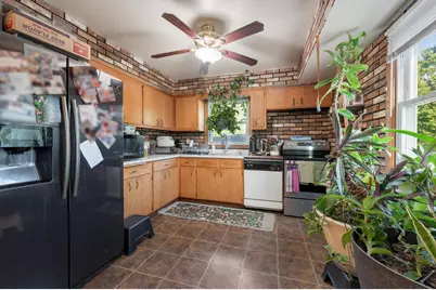 5637 N 86th Pl, Milwaukee, WI 53225 - Photo 6
