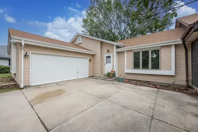 8570 N Meadowside Ct, Brown Deer, WI 53223 - Photo 4