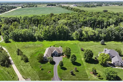 1555  Behrens Dr, Cedarburg, WI 53012 - Photo 2
