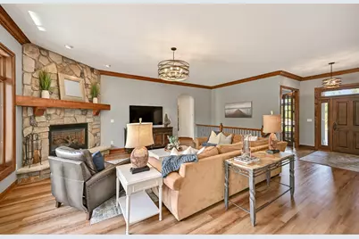 1555  Behrens Dr, Cedarburg, WI 53012 - Photo 6