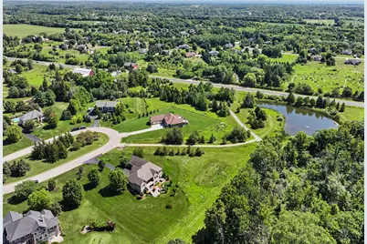 1555  Behrens Dr, Cedarburg, WI 53012 - Photo 56