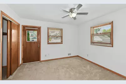 2167 S 80th St, West Allis, WI 53219 - Photo 8