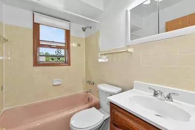 2167 S 80th St, West Allis, WI 53219 - Photo 10