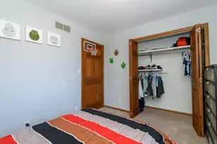 2121 September Dr, Racine, WI 53402 - Photo 40