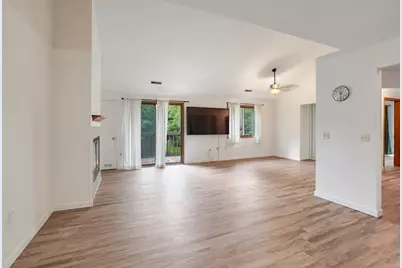 405 N Main St #E, Thiensville, WI 53092 - Photo 4