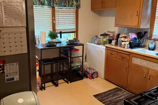 5718 W Roosevelt Dr, Milwaukee, WI 53216 - Photo 4