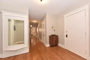 1714 E Kane Pl, Milwaukee, WI 53202 - Photo 2