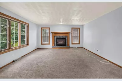 N48W16103  Lone Oak Ln, Menomonee Falls, WI 53051 - Photo 4