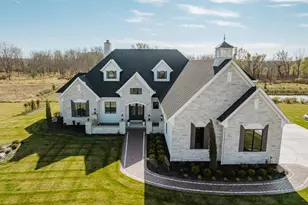 20285 Newport Ln, Brookfield, WI 53045 - Photo 2