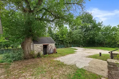 N4W22625  Bluemound Rd, Pewaukee, WI 53186 - Photo 8