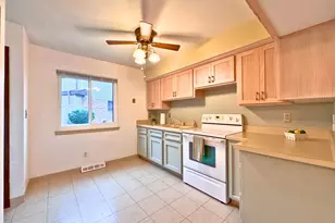1415 Oakes Rd, Racine, WI 53406 - Photo 8