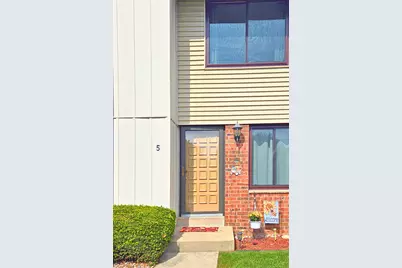 1415  Oakes Rd #5, Racine, WI 53406 - Photo 4