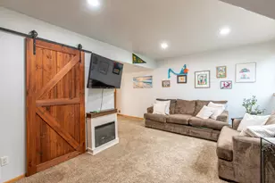 1815 Erin Ln, Waukesha, WI 53188 - Photo 8