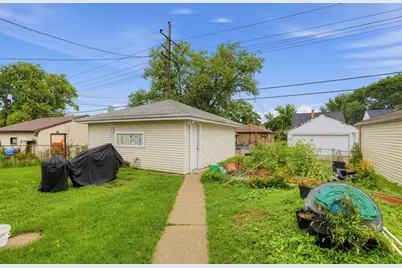 6350 W Leon Ter, Milwaukee, WI 53218 - Photo 26