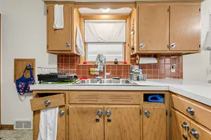 6350 W Leon Terrace, Milwaukee, WI 53218 - Photo 10
