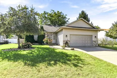 210  Kenneda St, Holmen, WI 54636 - Photo 2