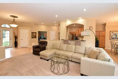930  Dana Ln, Waukesha, WI 53189 - Photo 6