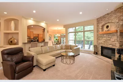 930  Dana Ln, Waukesha, WI 53189 - Photo 2