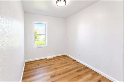 717  Hubbard St, Racine, WI 53402 - Photo 16
