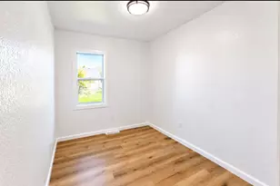 717 Hubbard St, Racine, WI 53402 - Photo 16